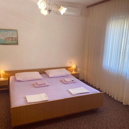 Rooms Nada 塞尼 外观 照片