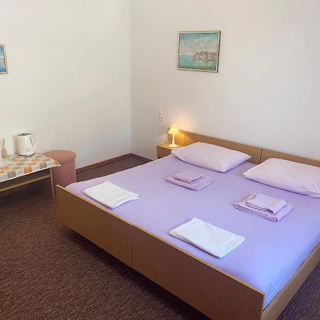 Rooms Nada 塞尼 外观 照片