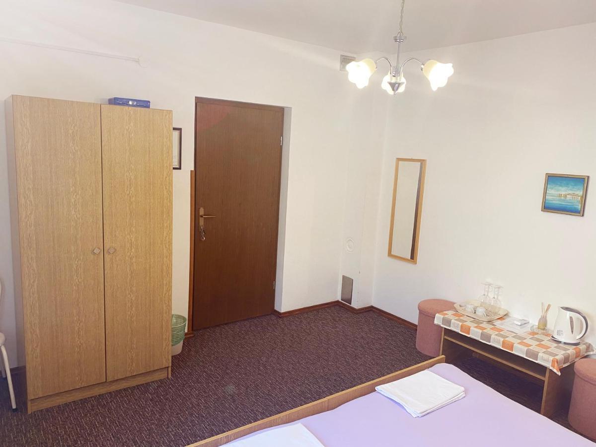 Rooms Nada 塞尼 外观 照片