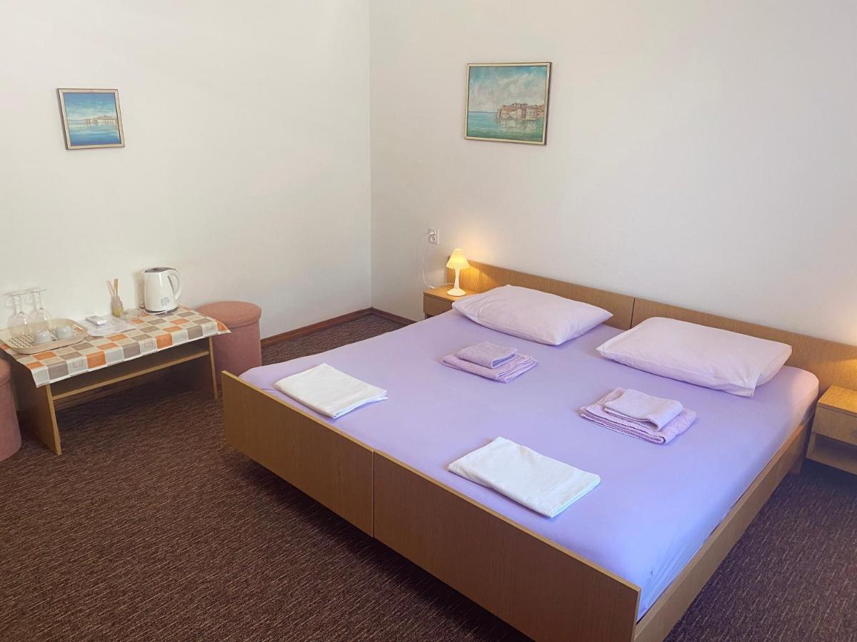 Rooms Nada 塞尼 外观 照片